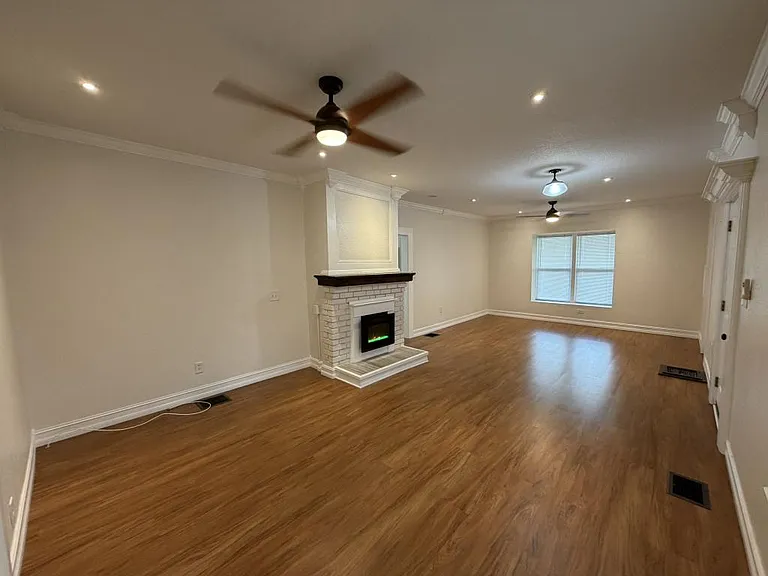 903 E New York Ave — Photo 10
