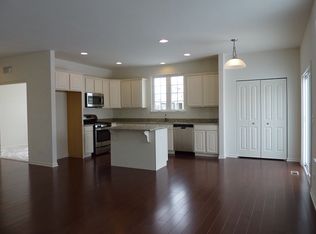 699 Cheshire Ct, Oswego, IL