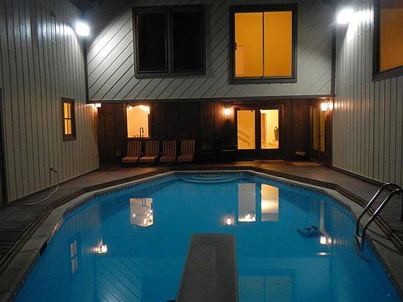 2nd image of 3811 Chandelle Ln