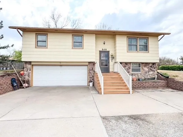 505 W Hill St, Hill City, KS 67642