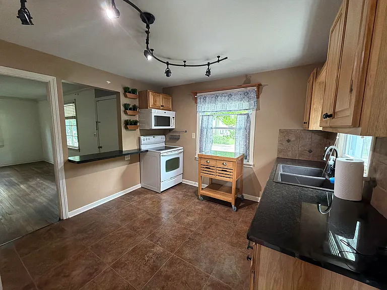 1267 Morris Rd — Photo 6