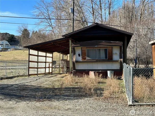 339 Electric Boulevard, Electric City, WA 99123