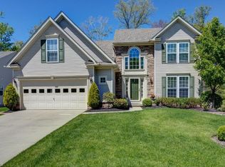 9525 Angela Dr, Twinsburg, OH 44087