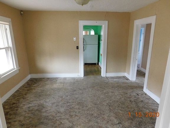 3rd image of 403 NW Bell Ave