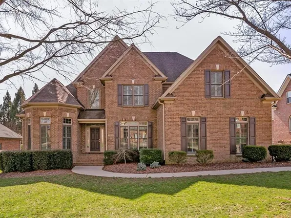 2416 Wildcrest Ct, High Point, NC 27265