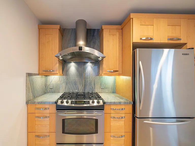 3605 Crest Dr — Photo 10