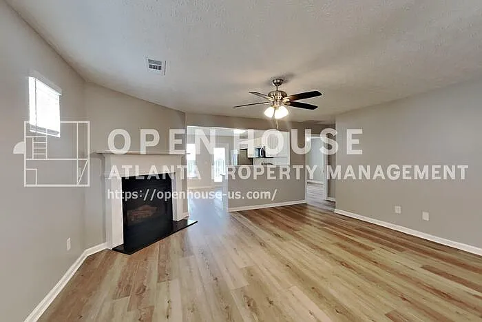 76 Arrowhead Dr — Photo 3