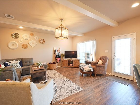 2nd image of 3437 Summerway Dr