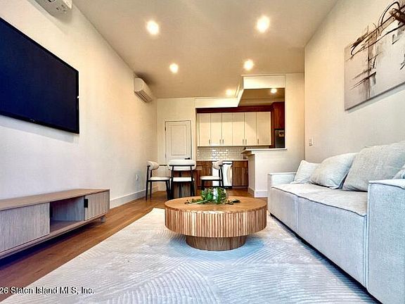 2nd image of 3865 Amboy Rd #4C