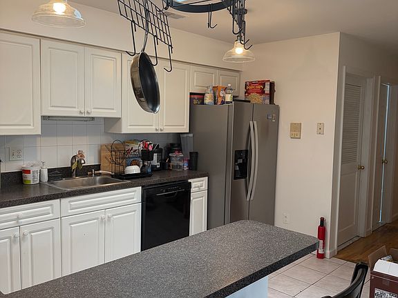5th image of 393 Liberty Ave #2