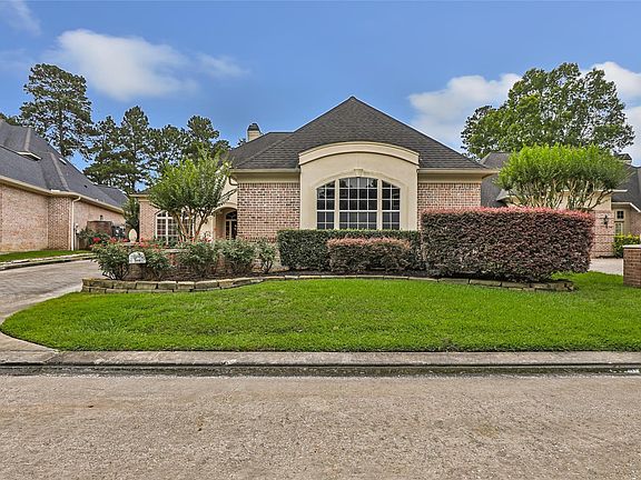 2nd image of 2015 Fairway Green Dr