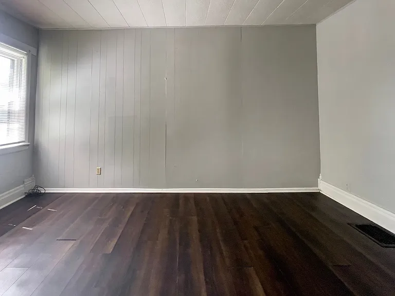 824 W University Ave — Photo 8