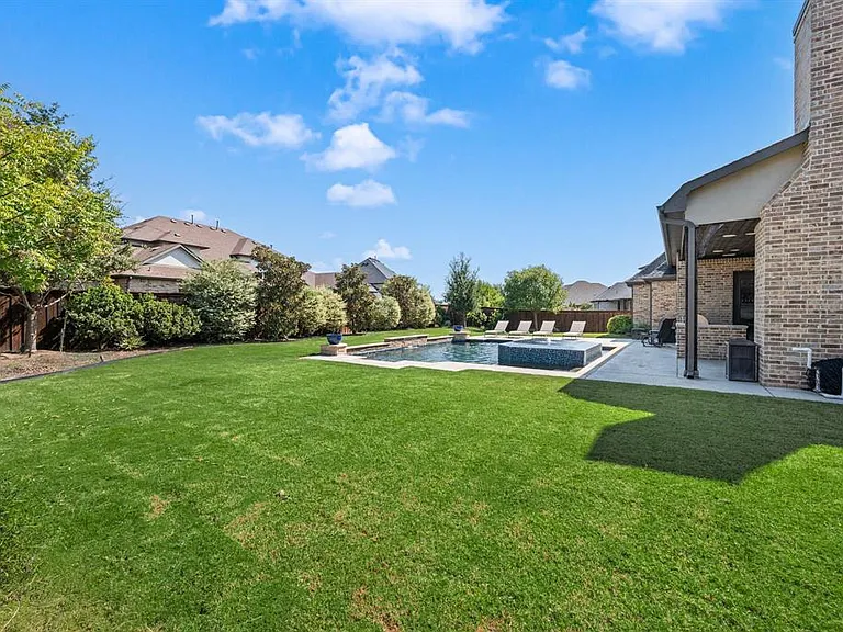 908 Lake Carillon Ln — Photo 36
