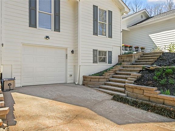 2nd image of 3420 Chattahoochee Rd
