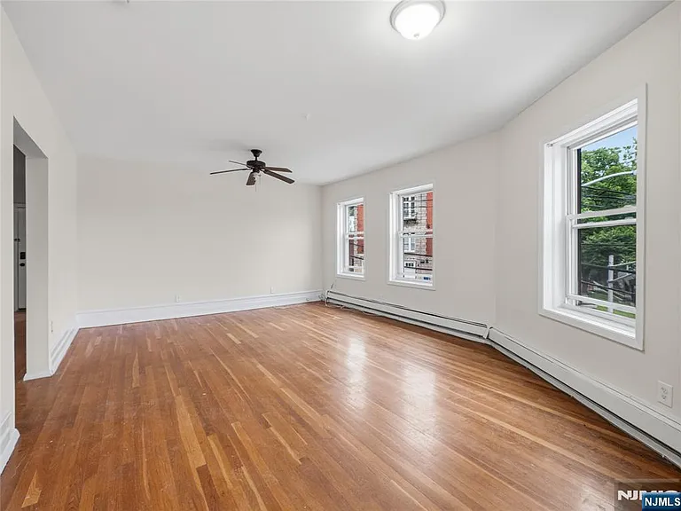 1-2 Hilliard Ave #1 — Photo 6