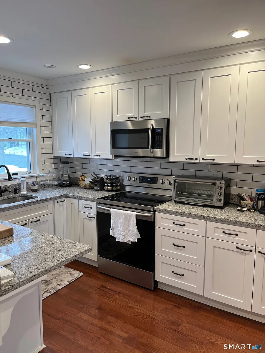 Building Photo - 6 Timberline Dr #6