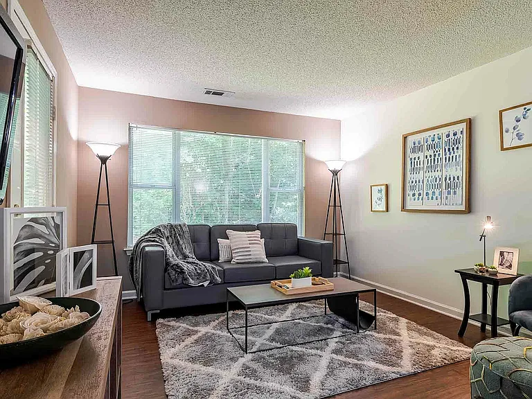 River Club Apartments — Photo 36