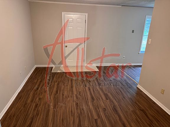 4th image of 6475 Forest Glen Dr