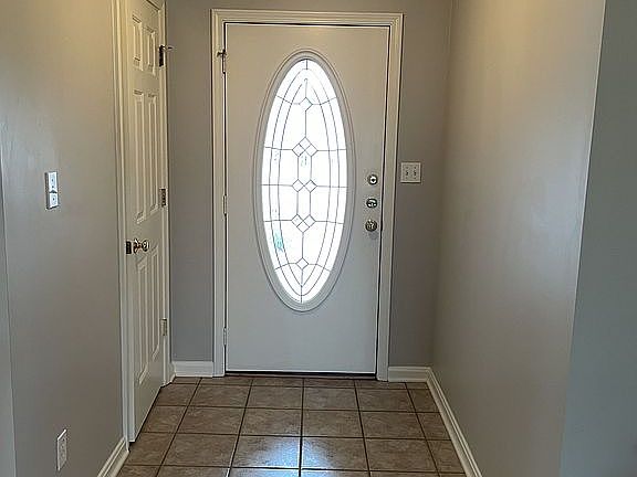 2nd image of 3014 Saratoga Ct