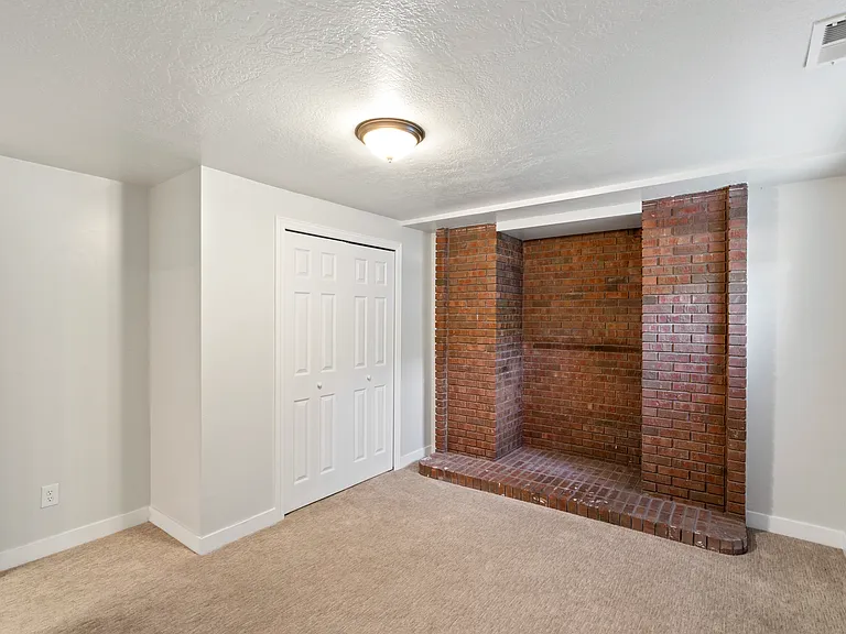 2569 N 2900 E — Photo 8