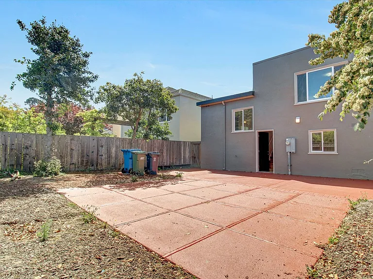 14 Castlemont Ave — Photo 28