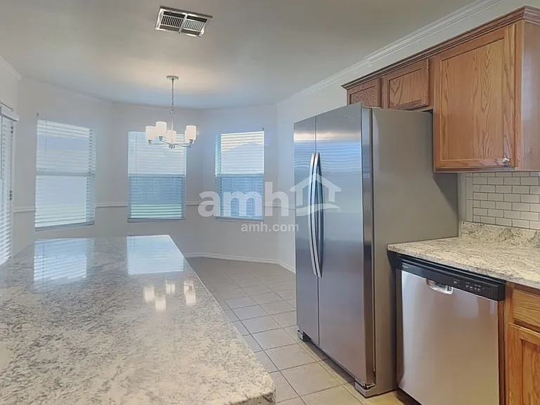 9921 Thomas Jefferson Dr — Photo 3