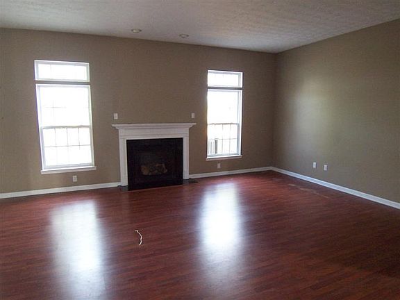 4th image of 217 Summerford Pl