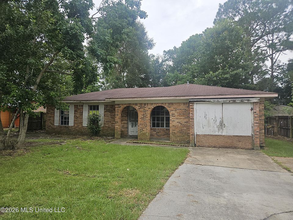 1st image of 2307 W Park Dr