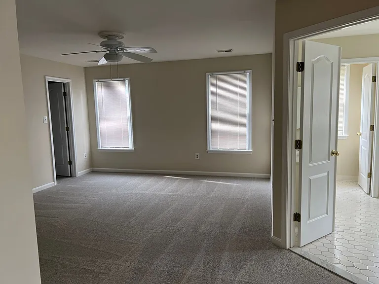 9425 Spruce Tree Cir — Photo 24