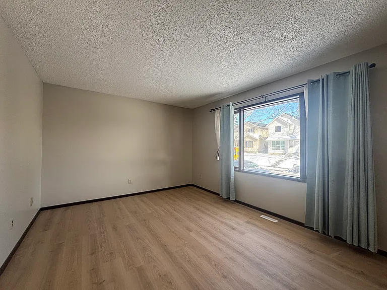 67 Castledale Way NE — Photo 6