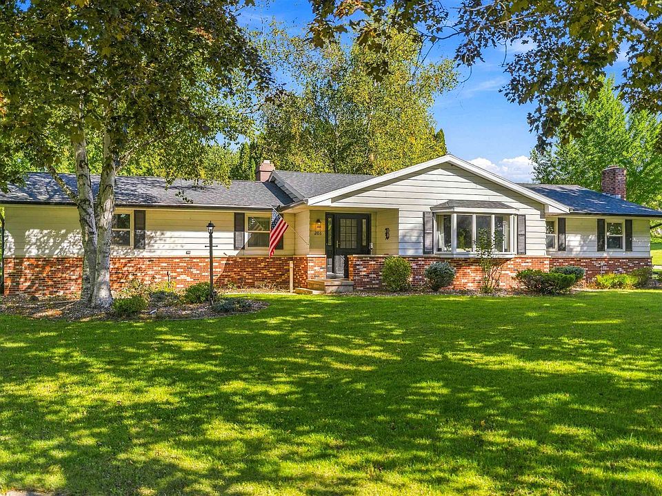 1st image of 206 Lakeside Dr