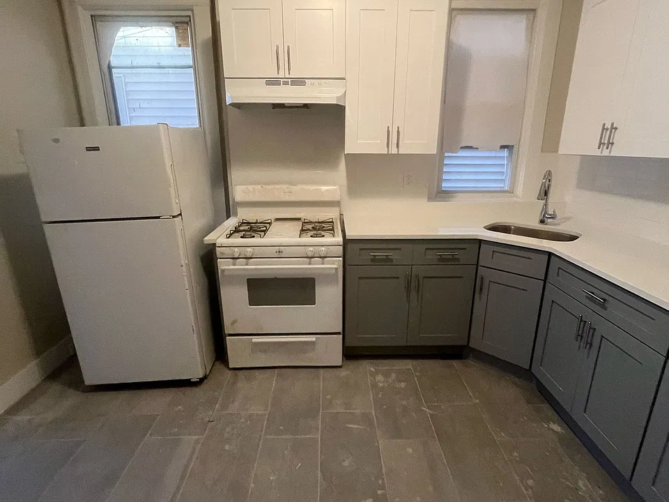 84 Grace St #2