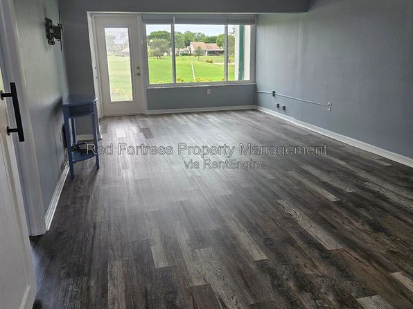 1660 Pine Valley Dr APT 104