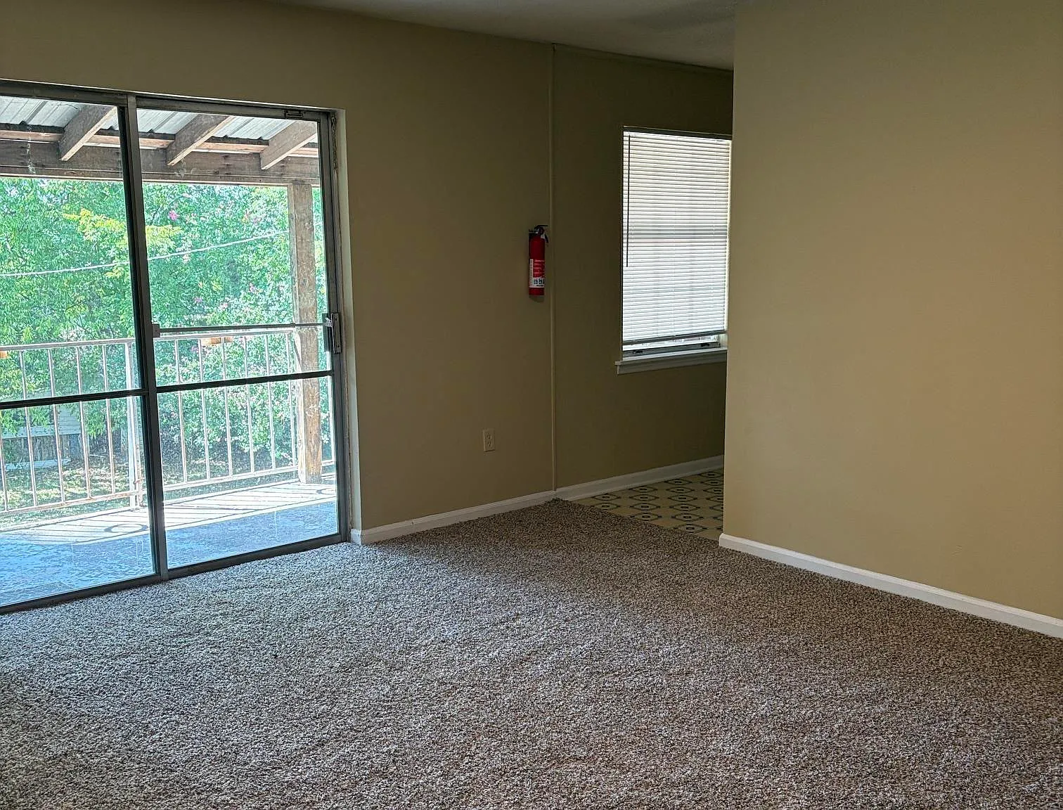 1 bed, 1.0 bath, 750 sqft, $650 — Photo 3
