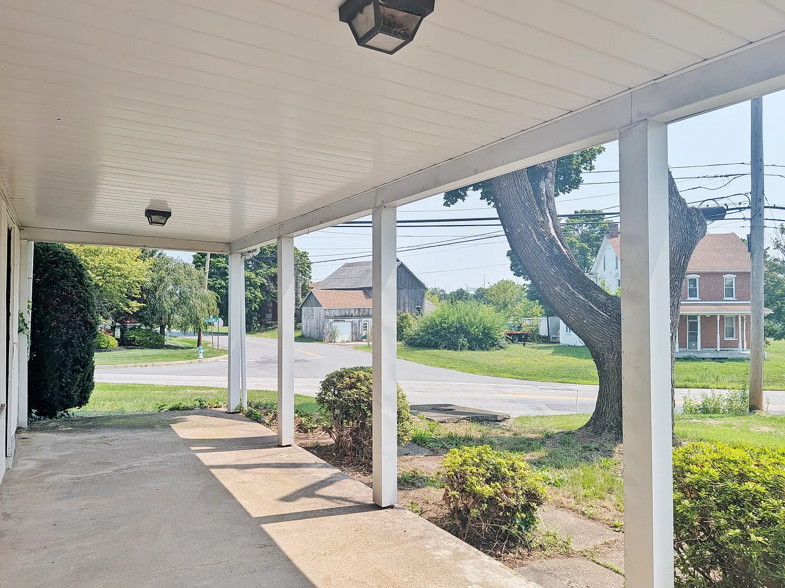 5 bed, 2416 sqft, $2,500 — Photo 2