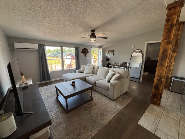 635 Raley Ct, Weatherford, TX 76085