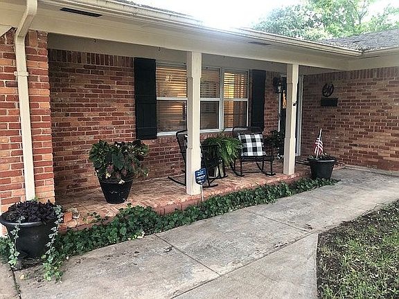 3rd image of 2720 Chase Dr