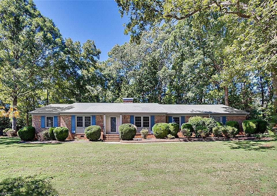 1st image of 3185 Forest Dr