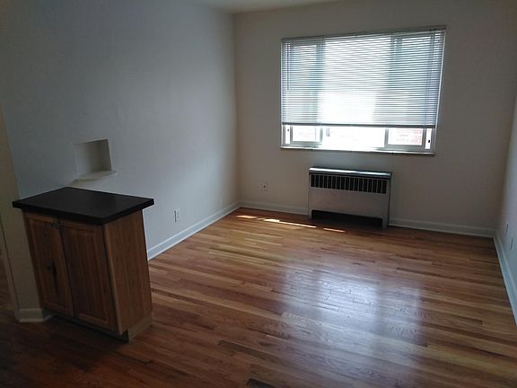 2nd image of 1042 N Pearl St APT 306