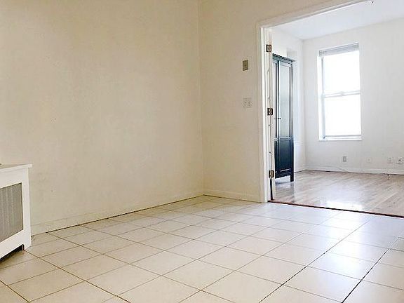 4th image of 320 E 81st St APT 12A