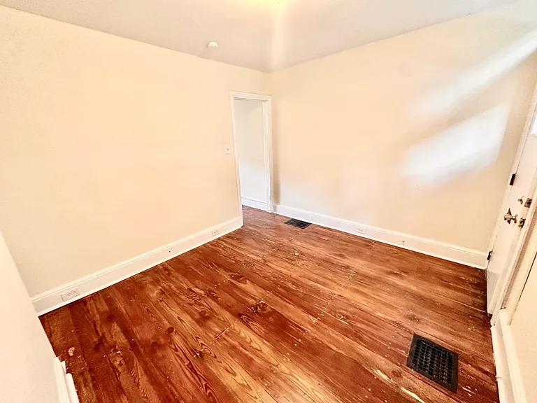 7 Penn Ct — Photo 3