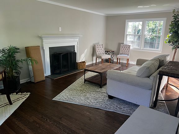 2nd image of 818 Montpelier Dr