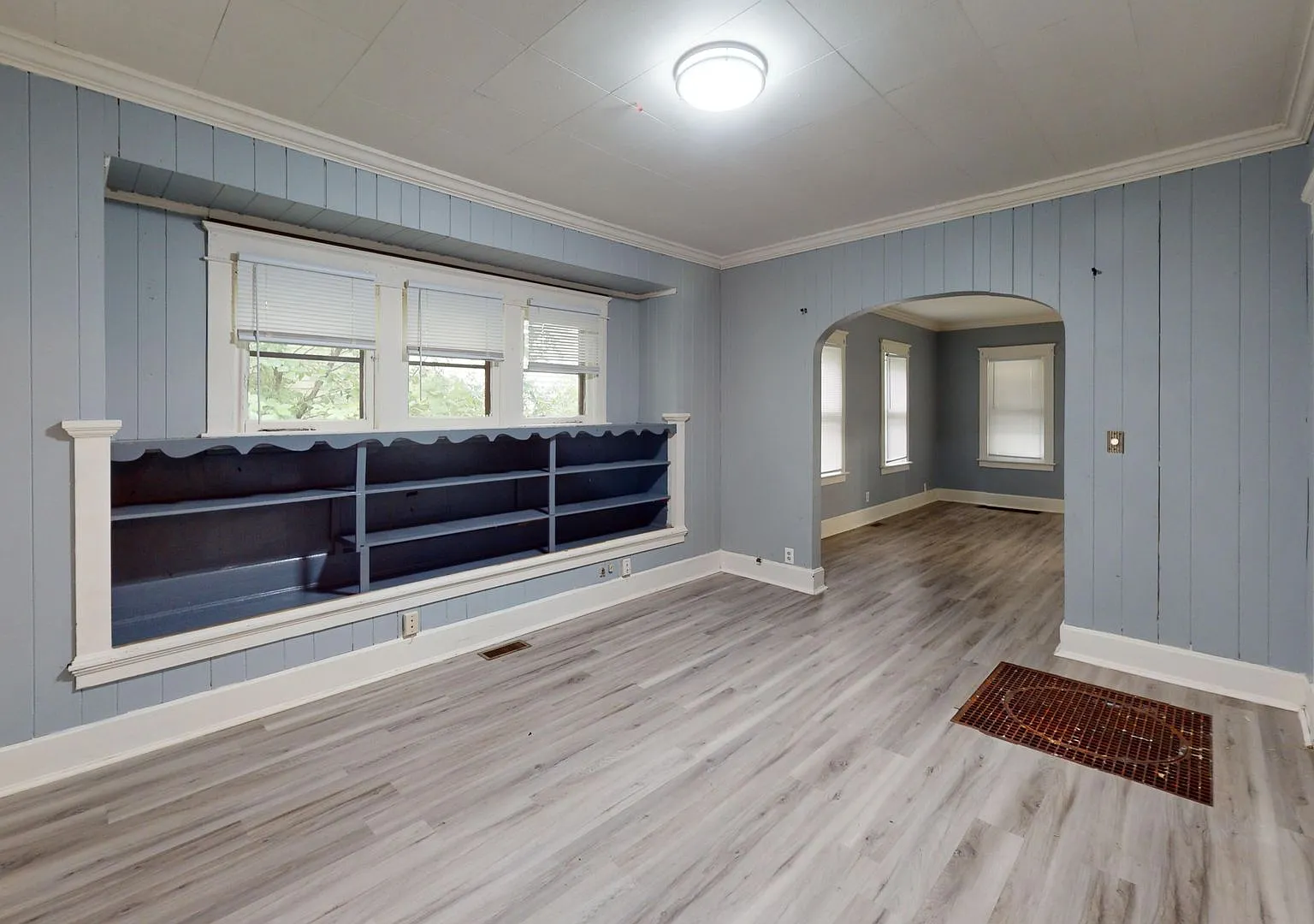 Coming Soon-Cute 2 bedroom, near park — Photo 3