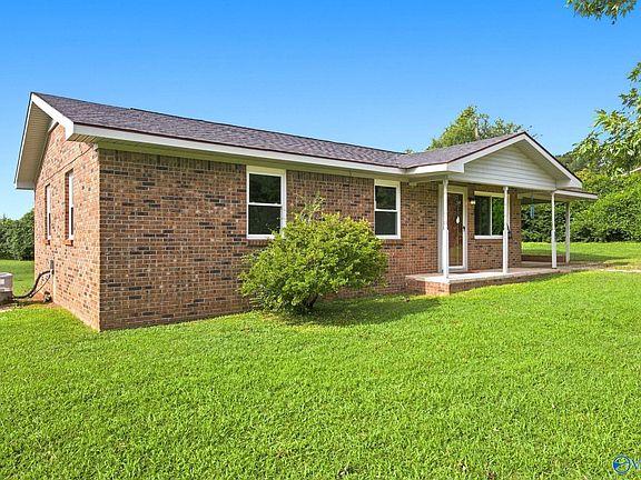 3rd image of 107 Kelly Dr
