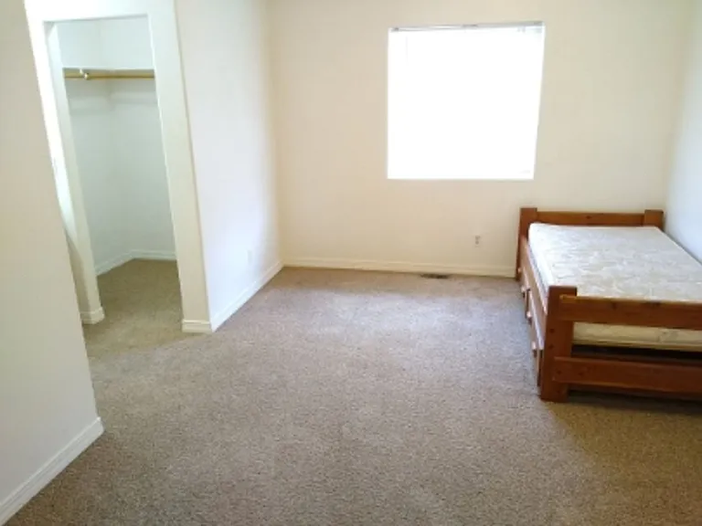 519 S 1275 W — Photo 10