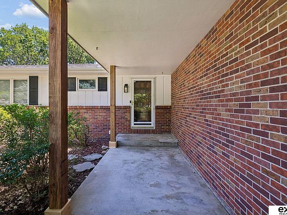 4th image of 4840 S 65th St