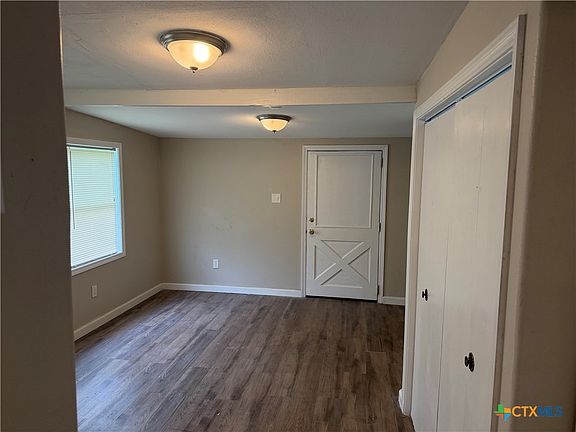 5th image of 801 E Park Ave