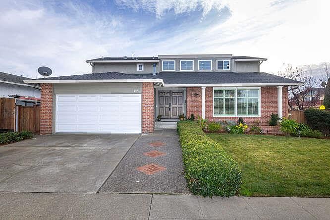 1st image of 700 Niantic Dr