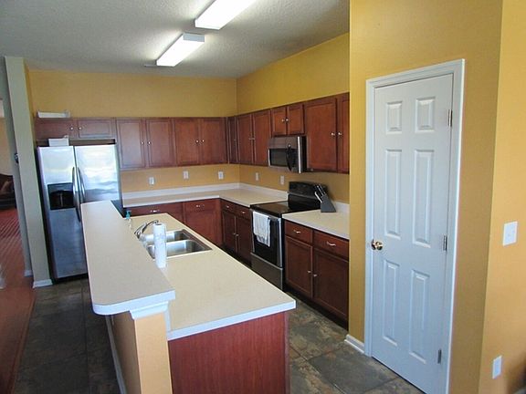 4th image of 59 Rollins Ln