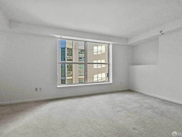 400 Beale St #1310 — Photo 13